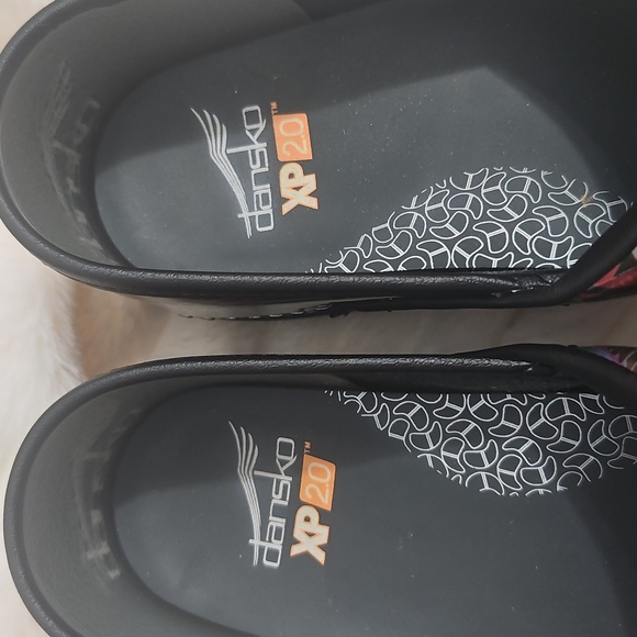 Dansko Professional Tropical Garden Patent Leather Clogs | XP 2.0 | EU 39 - Picture 4 of 9